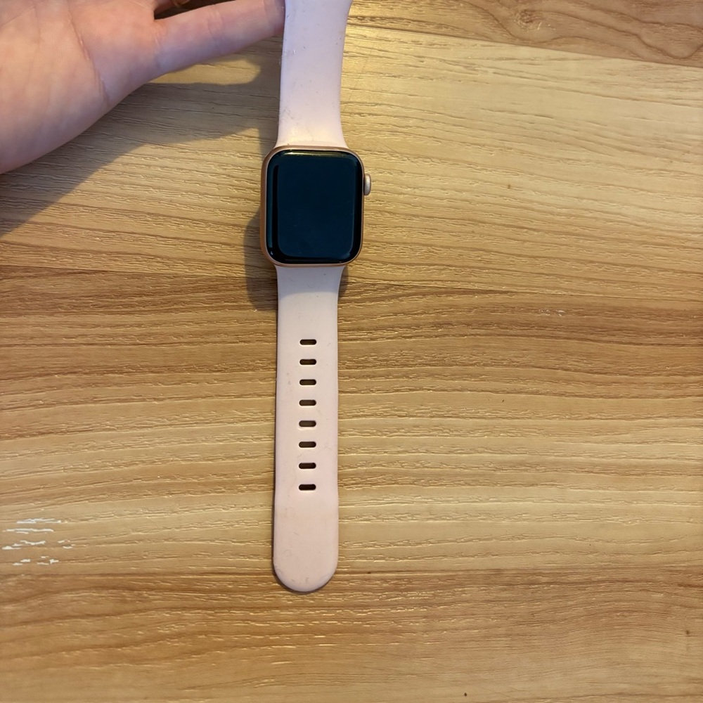 Apple Watch SE Aluminum 40mm